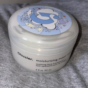 Glossier Moisturizing moon mask